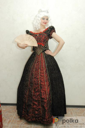 Возьмите  Женское историческое платье в стиле Барокко (Чёрное) напрокат (Фото 1) в Санкт-Петербурге