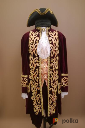 Возьмите  Мужской исторический костюм барокко, цвет перезрелая вишня напрокат (Фото 1) в Санкт-Петербурге