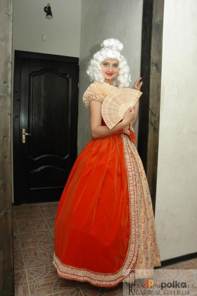 Возьмите Женское историческое платье в стиле Барокко (Оранжевое) напрокат (Фото 2) в Санкт-Петербурге