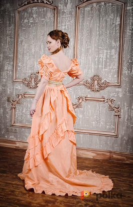 Возьмите Оригинальное винтажное бальное платье со шлейфом, размер 42-44 напрокат (Фото 2) в Москве