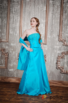 Возьмите Шикарное вечернее платье с палантином, размер 42-44 напрокат (Фото 2) в Москве