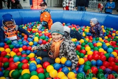 Возьмите Сухой бассейн - 5 метров напрокат (Фото 2) В Екатеринбурге