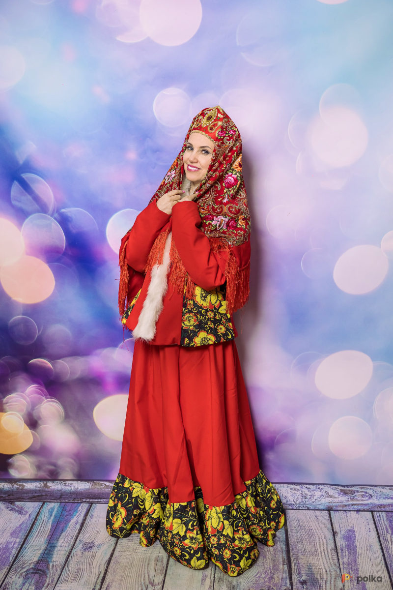 Возьмите Русско-народный красный женский костюм напрокат (Фото 2) в Москве