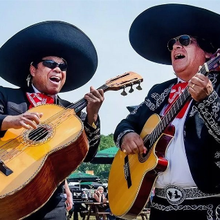 Поздравление от Los Mariachos
