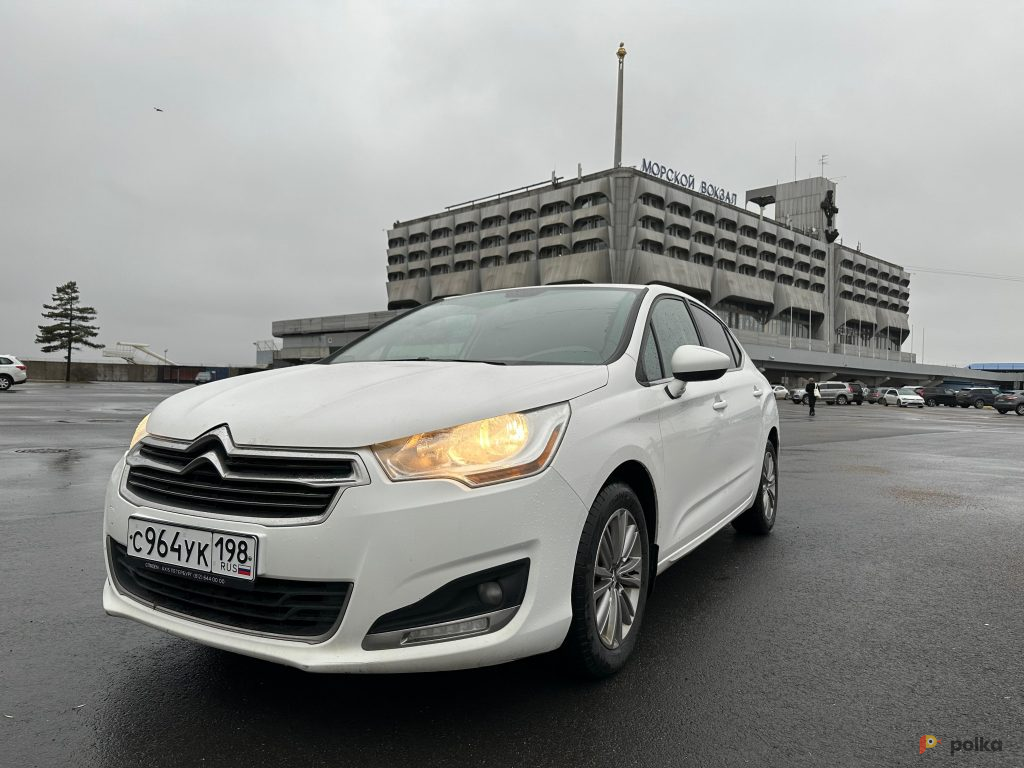 Возьмите Автомобиль Citroen C4 напрокат (Фото 2) в Санкт-Петербурге