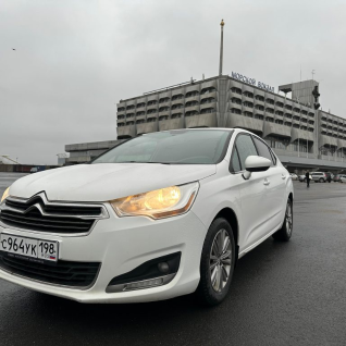 Автомобиль Citroen C4