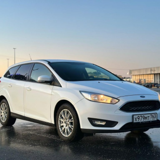Автомобиль Ford Focus универсал
