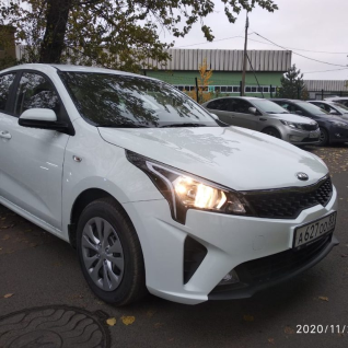 автомобиль Kia Rio 2020