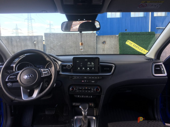 Возьмите Автомобиль  Kia Ceed SW напрокат (Фото 3) в Санкт-Петербурге