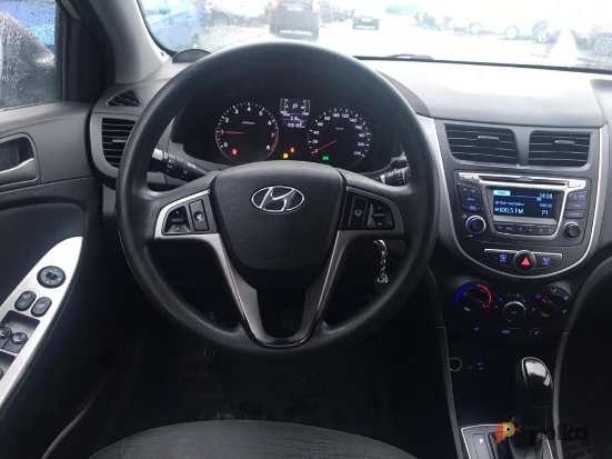 Возьмите автомобиль Hyundai Solaris 2015 АКПП напрокат (Фото 4) в Санкт-Петербурге