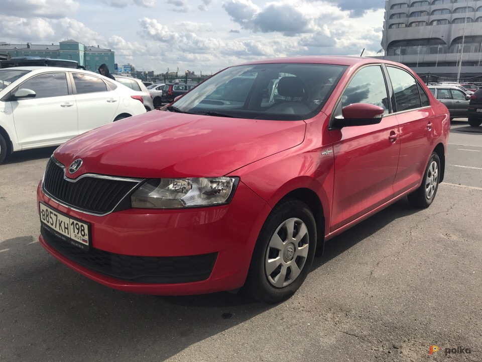 Возьмите Автомобиль Skoda Rapid МКПП напрокат (Фото 2) в Санкт-Петербурге