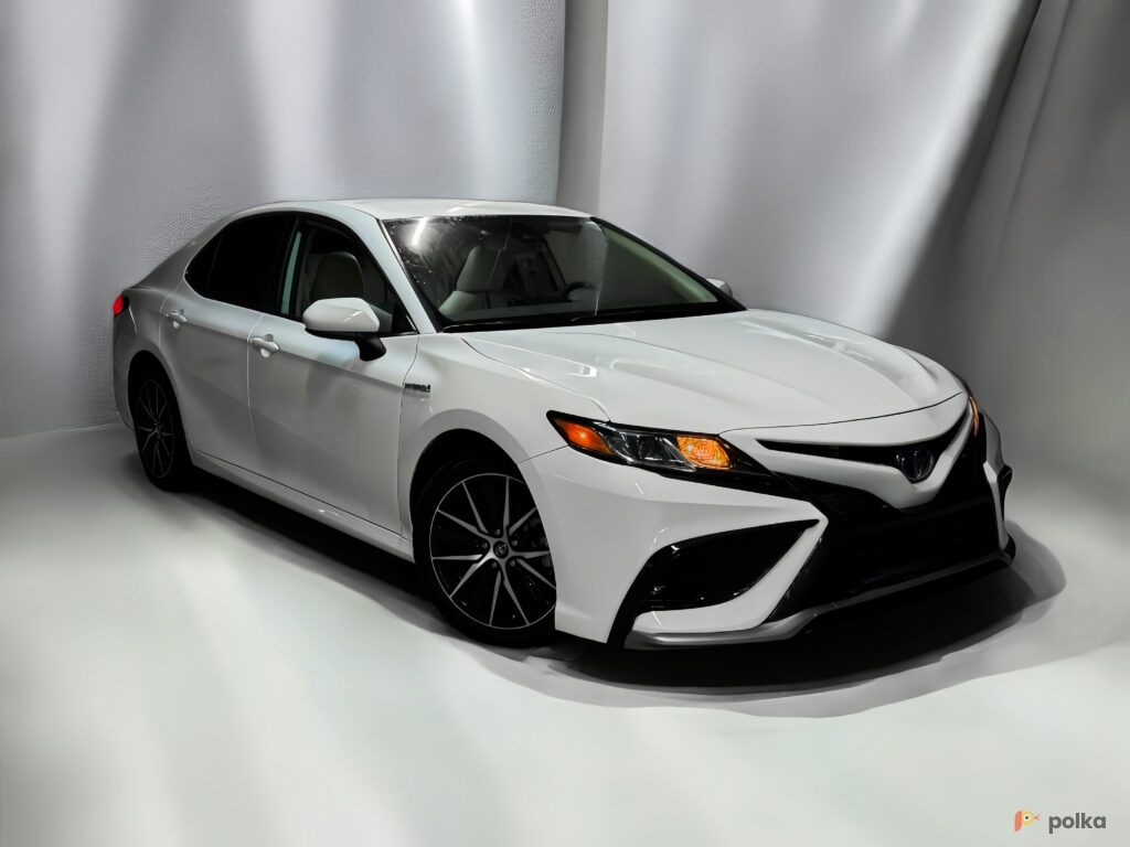 Возьмите Автомобиль Toyota Camry напрокат (Фото 2) в Санкт-Петербурге