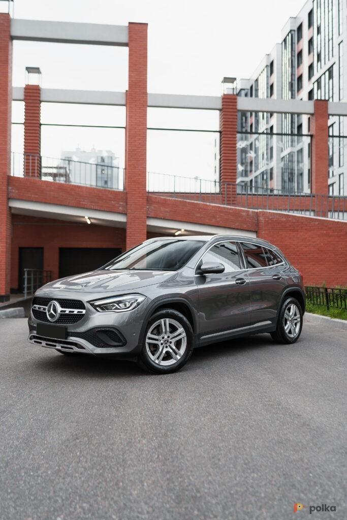 Возьмите Автомобиль Mercedes-Benz GLA напрокат (Фото 2) в Санкт-Петербурге