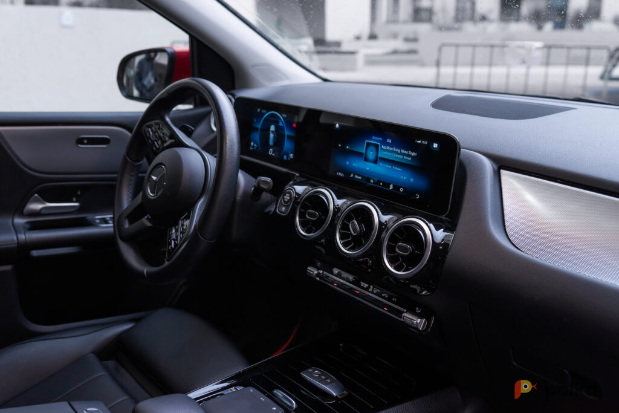 Возьмите Автомобиль Mercedes-Benz B-Class напрокат (Фото 2) в Санкт-Петербурге