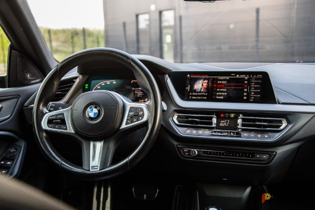 Возьмите Автомобиль BMW 2-Series напрокат (Фото 2) в Санкт-Петербурге