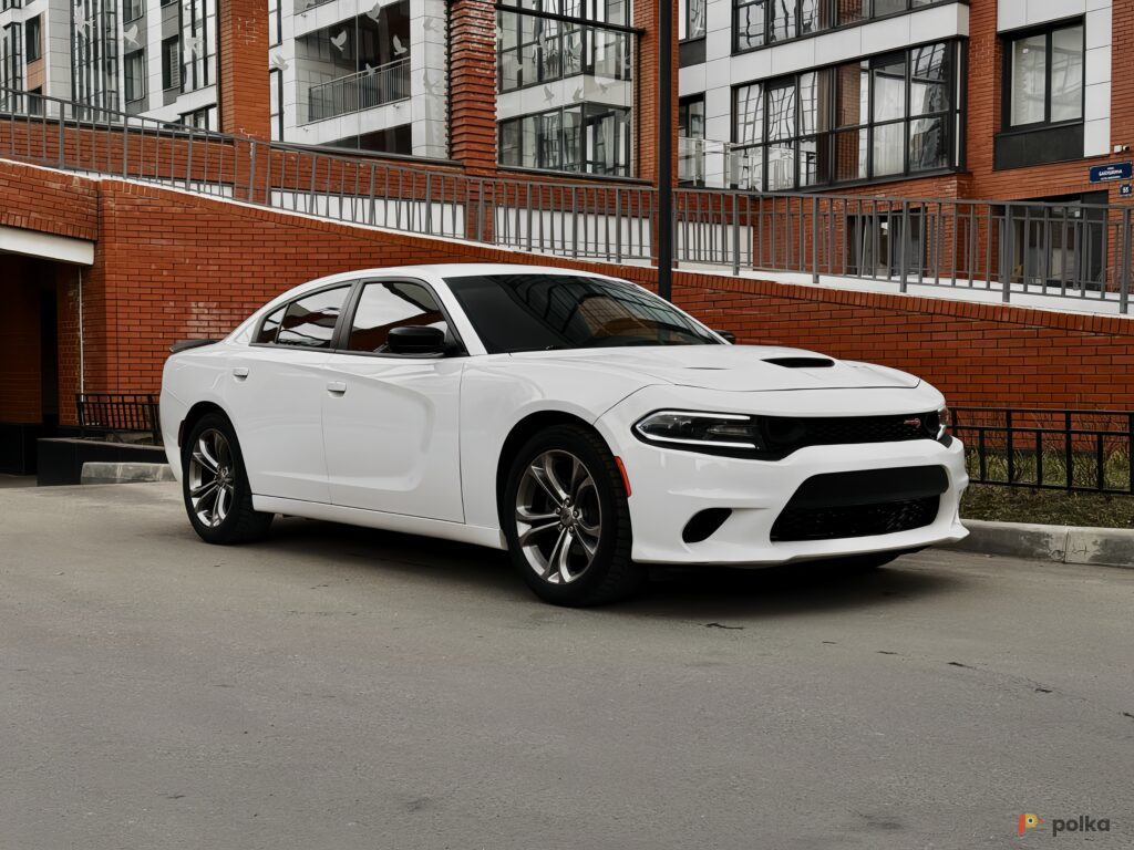Возьмите Автомобиль Dodge Charger напрокат (Фото 2) в Санкт-Петербурге