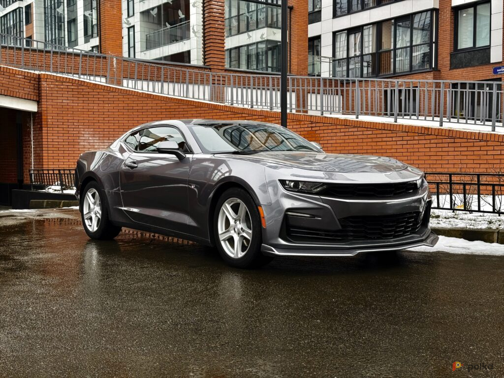 Возьмите Автомобиль Chevrolet Camaro напрокат (Фото 2) в Санкт-Петербурге