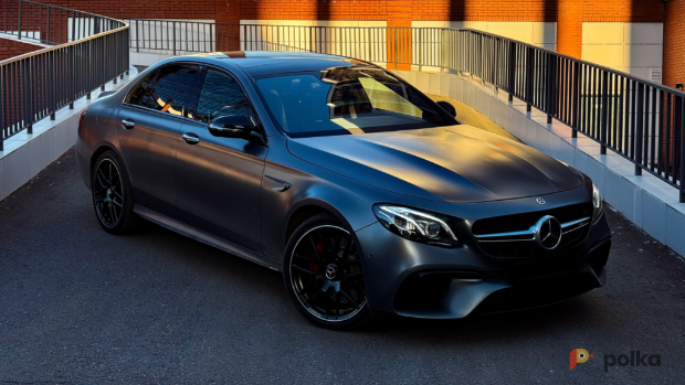 Возьмите Автомобиль Mercedes-Benz E63S AMG напрокат (Фото 1) в Санкт-Петербурге