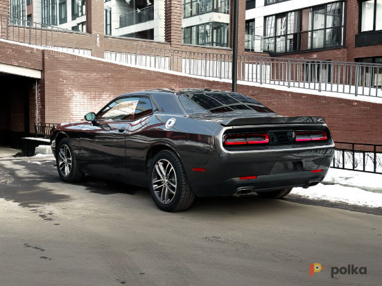 Возьмите Автомобиль Dodge Challenger 4WD напрокат (Фото 3) в Санкт-Петербурге