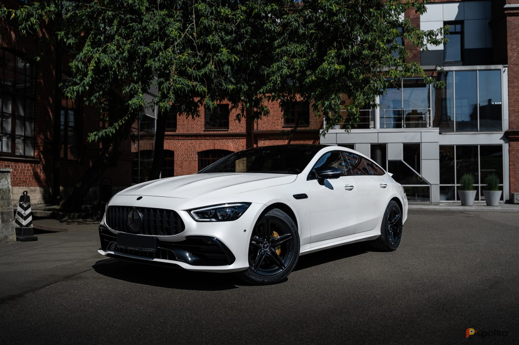 Возьмите Автомобиль Mercedes-Benz AMG GT 43 напрокат (Фото 2) в Санкт-Петербурге