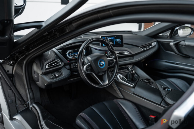 Возьмите Автомобиль BMW i8 напрокат (Фото 2) в Санкт-Петербурге