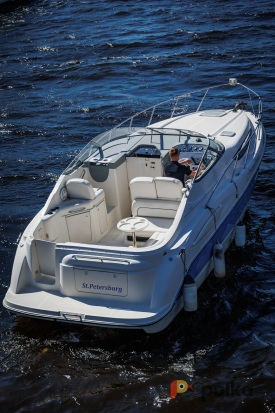 Возьмите  Катер прогулочный Дыхание ветра / Bayliner 305  напрокат (Фото 2) в Санкт-Петербурге