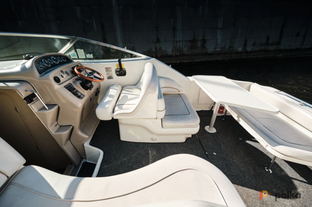 Возьмите катер Sea Ray 270 с капитаном  напрокат (Фото 4) в Санкт-Петербурге