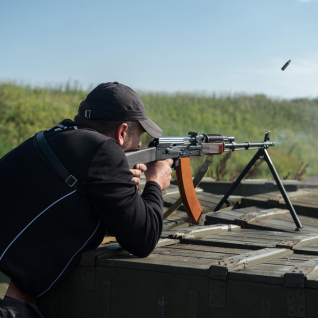 Стрельба на полигоне из 10 видов оружия на выбор