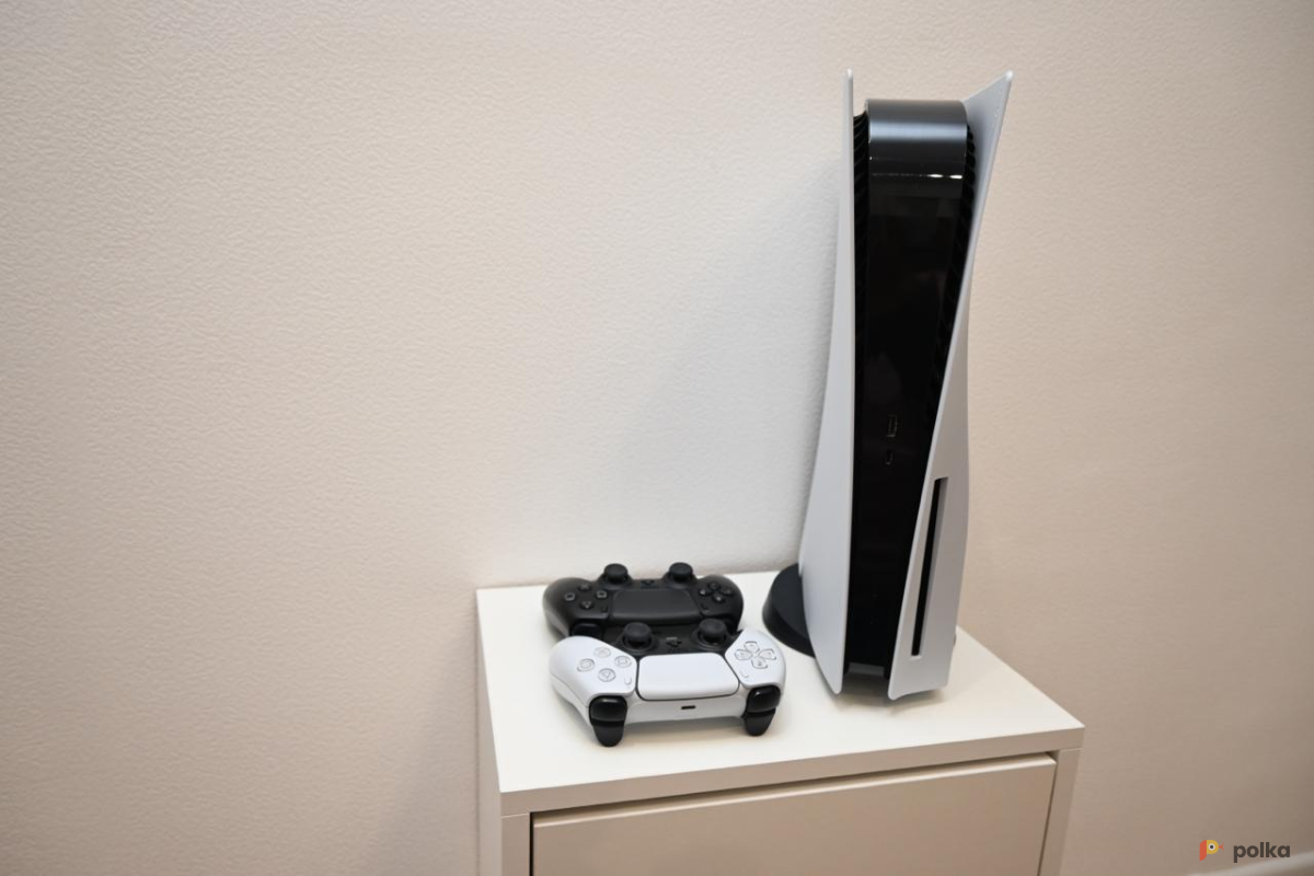 Возьмите  Sony PlayStation 5 Fat 1 Тб, с дисководом, белая. В комплекте две подписки и доступ к 750 играм.  напрокат (Фото 2) в Москве