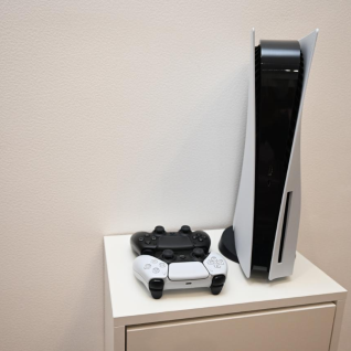  Sony PlayStation 5 Fat 1 Тб, с дисководом, белая. В комплекте две подписки и доступ к 750 играм. 