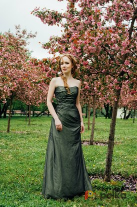 Возьмите Классическое вечернее платье зеленого цвета, размер 42-44 напрокат (Фото 2) в Москве
