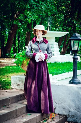 Возьмите Теплое историческое прогулочное платье для фотоссесии, размер 44-48 напрокат (Фото 2) в Москве