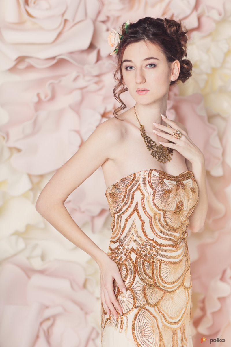 Возьмите Вечернее  платье в с золотым узором напрокат (Фото 2) в Москве