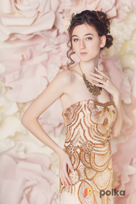 Возьмите Вечернее  платье в с золотым узором напрокат (Фото 1) в Москве