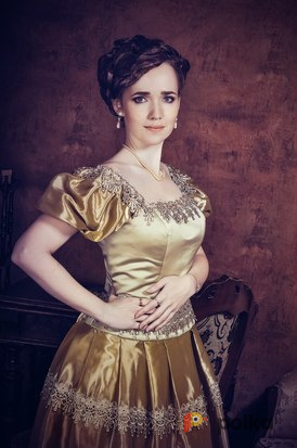 Возьмите Изысканное историческое бальное платье "Фисташка", размер 46 напрокат (Фото 1) в Москве