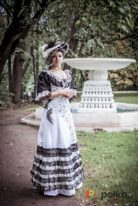 Возьмите Историческое платье в стиле модерн "День и ночь" напрокат (Фото 2) в Москве