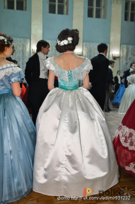 Возьмите Историческое бальное платье   напрокат (Фото 2) в Москве