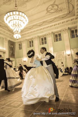 Возьмите Историческое бальное платье   напрокат (Фото 1) в Москве