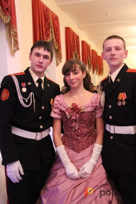 Возьмите Бальное платье с рукавом напрокат (Фото 1) в Москве