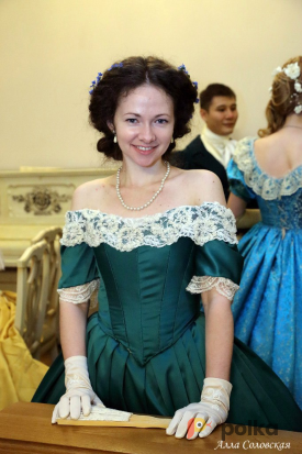 Возьмите Зеленое бальное платье напрокат (Фото 1) в Москве