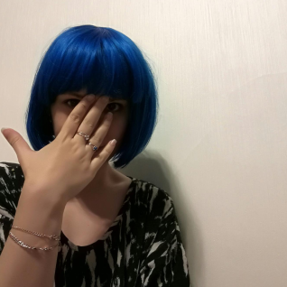 Синий парик каре