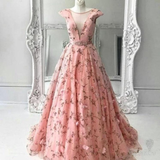 Розовое платье Sherri Hill