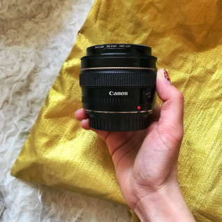 Объектив Canon 50 mm 1.4