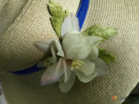 Возьмите Шляпа женская 1950-х гг. из натуральной соломки с бутоньеркой из искусственных цветов и бархатной лентой. напрокат (Фото 4) в Москве