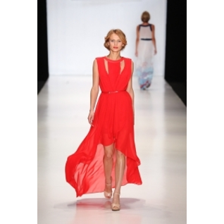 Красное шифоновое платье с ассиметричной юбкой 