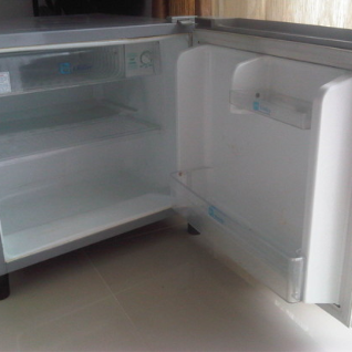 Мини-холодильник компрессорный TOSHIBA GLACIO, объем 50 литров 