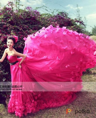 Возьмите Платье с цветами на юбке напрокат (Фото 1) в Санкт-Петербурге