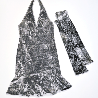Серебряное бархатное платье