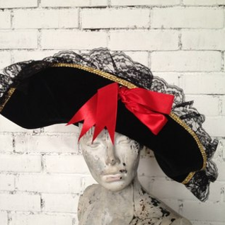 Аксессуар для фотосессии: Пиратская шляпа с кружевом.