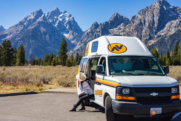 Возьмите Chevrolet Express Campervan 2-3 Berth (2019-20 Interior Age) напрокат (Фото 10) в Москве